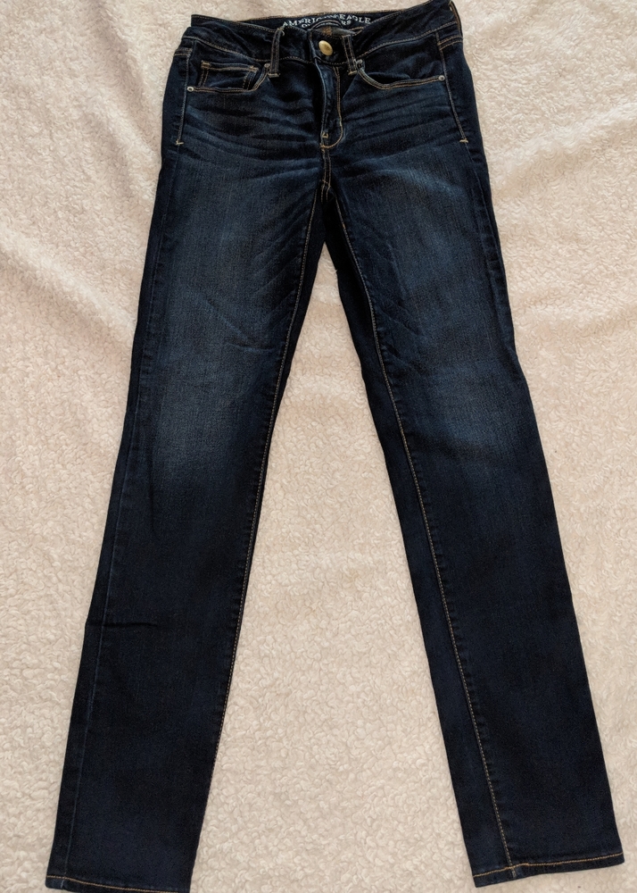 American Eagle Skinny Jeans - size 2 regular - dark wash